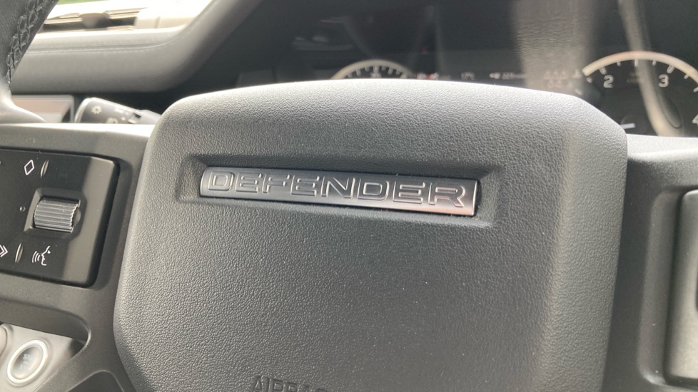 Land Rover Defender 3.0 D250 X-Dynamic S 110 5dr Auto [7 Seat] Diesel Estate - Image 20