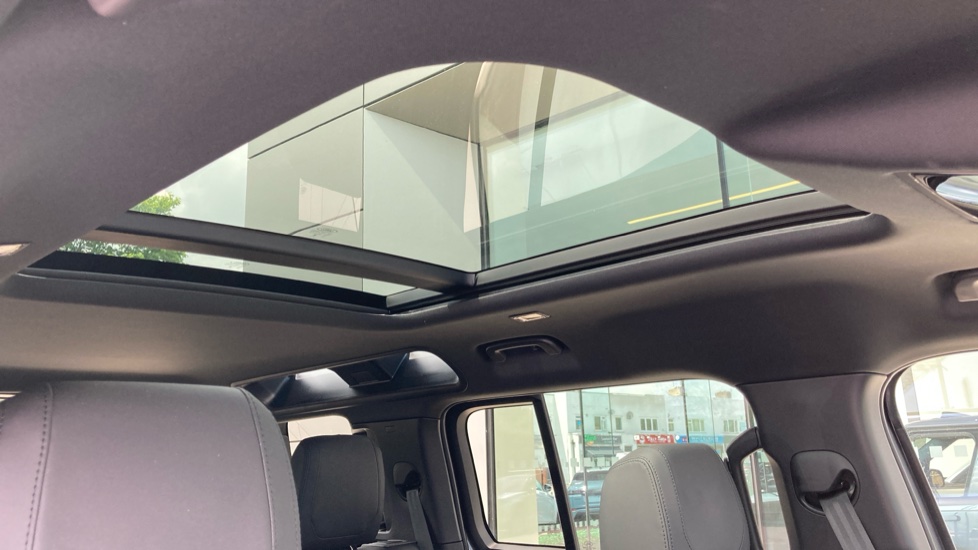 Land Rover Defender 3.0 D250 X-Dynamic S 110 5dr Auto [7 Seat] Diesel Estate - Image 48
