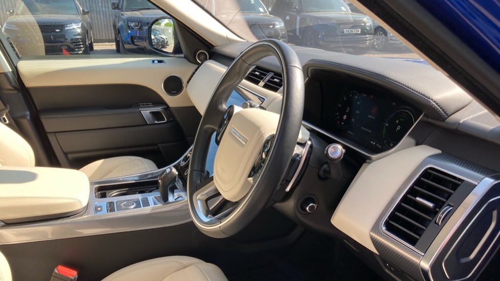 Land Rover Range Rover Sport 2.0 P400e Autobiography Dynamic 5dr Auto Estate - Image 23