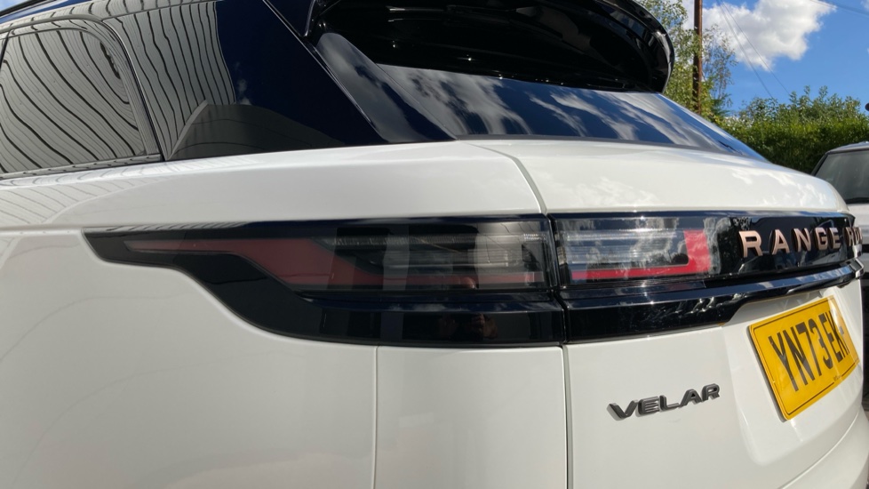 Land Rover Range Rover Velar 3.0 P400 MHEV Autobiography 5dr Auto Petrol Estate - Image 19