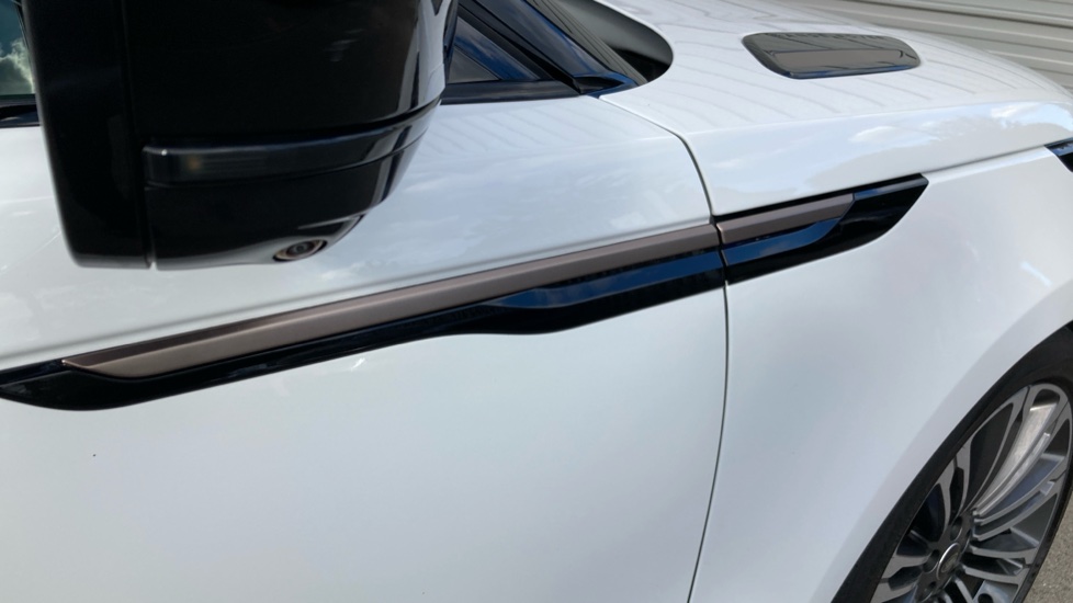 Land Rover Range Rover Velar 3.0 P400 MHEV Autobiography 5dr Auto Petrol Estate - Image 21