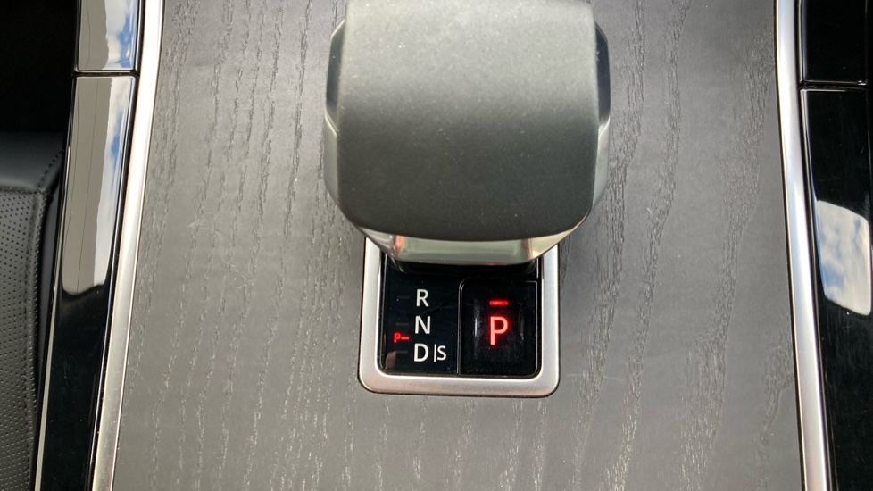 Land Rover Range Rover Velar 3.0 P400 MHEV Autobiography 5dr Auto Petrol Estate - Image 41