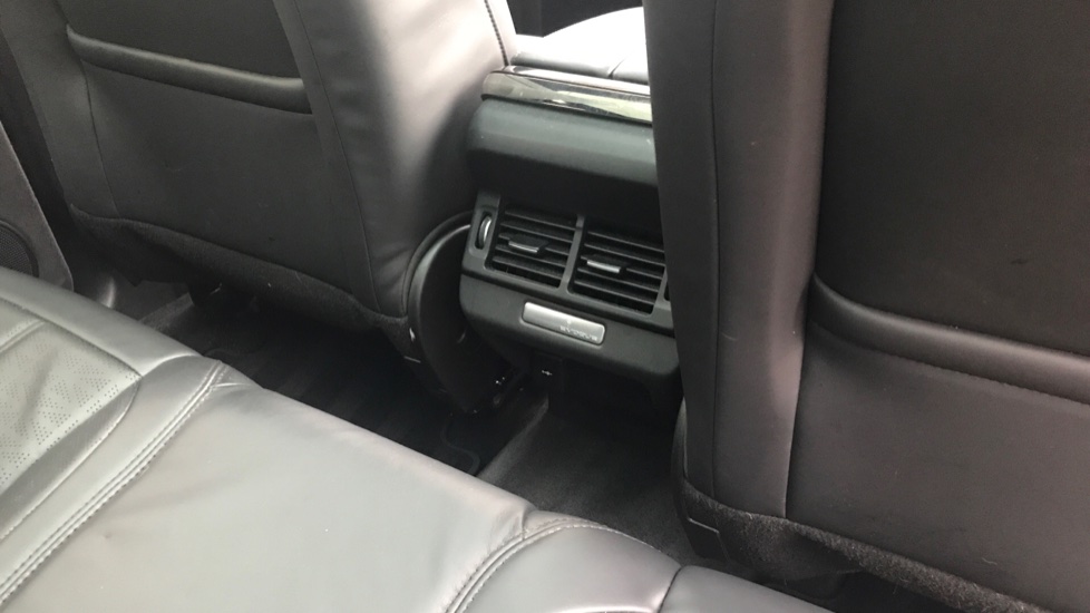 Land Rover Range Rover Evoque 1.5 P300e R-Dynamic HSE 5dr Auto Hatchback - Image 18