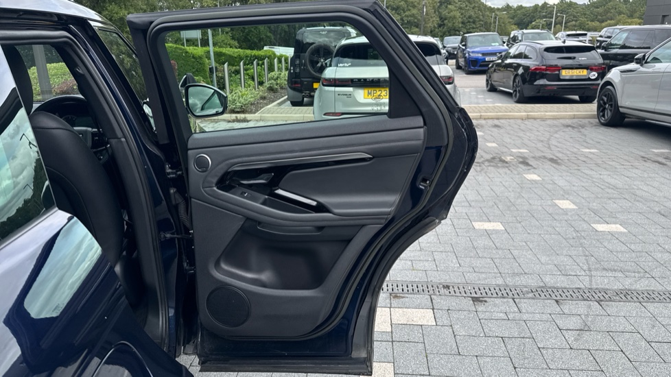 Land Rover Range Rover Evoque 1.5 P300e R-Dynamic HSE 5dr Auto Hatchback - Image 44