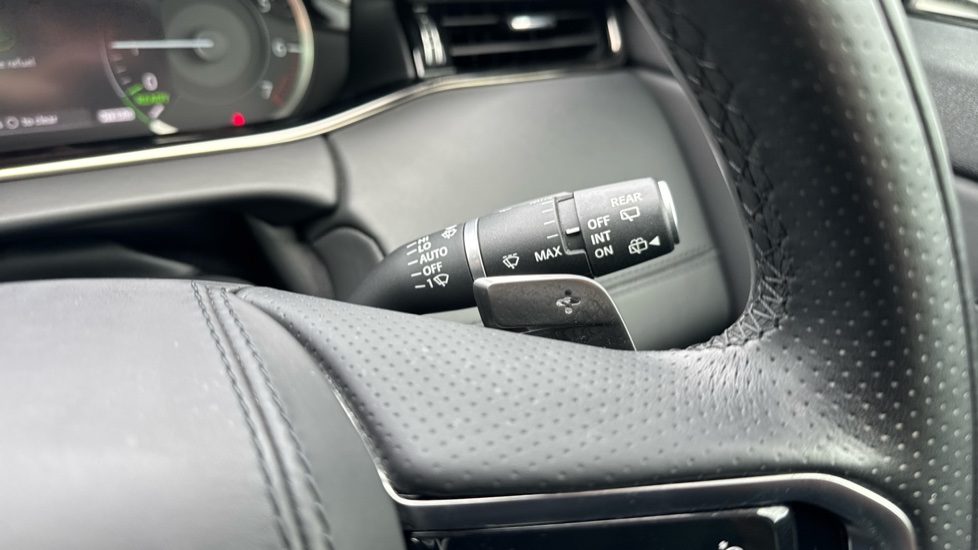Land Rover Range Rover Evoque 1.5 P300e R-Dynamic HSE 5dr Auto Hatchback - Image 54
