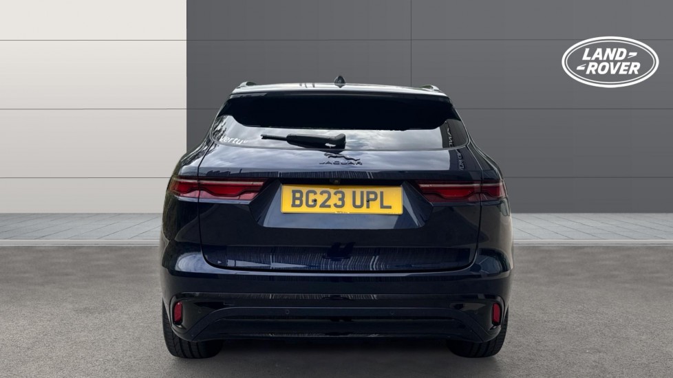 Jaguar F-Pace 2.0 P250 R-Dynamic SE Black 5dr Auto AWD Petrol Estate - Image 6
