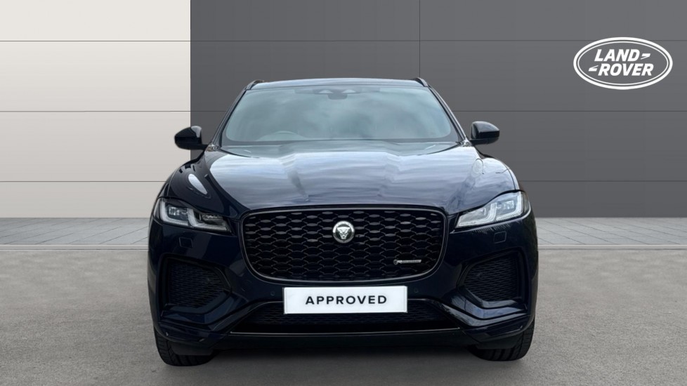 Jaguar F-Pace 2.0 P250 R-Dynamic SE Black 5dr Auto AWD Petrol Estate - Image 7