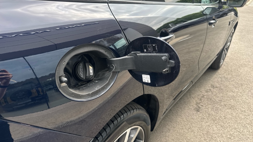 Jaguar F-Pace 2.0 P250 R-Dynamic SE Black 5dr Auto AWD Petrol Estate - Image 23