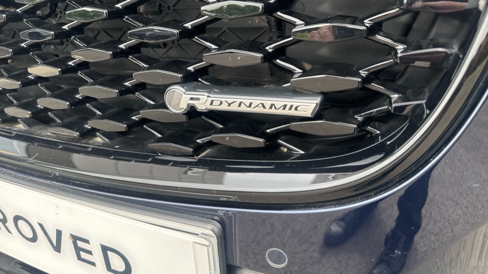 Jaguar F-Pace 2.0 P250 R-Dynamic SE Black 5dr Auto AWD Petrol Estate - Image 33