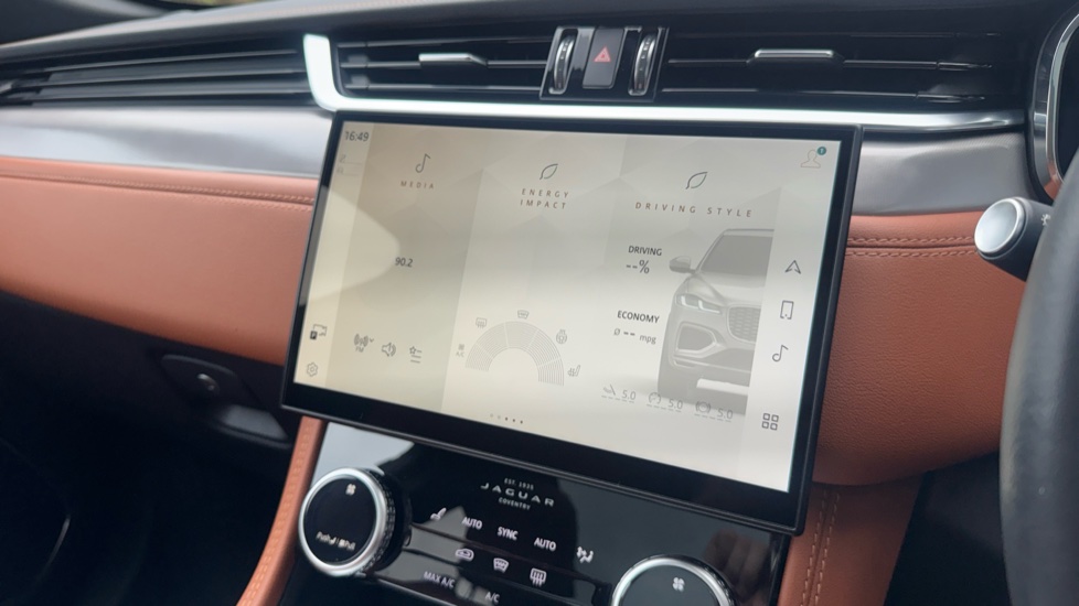 Jaguar F-Pace 2.0 P250 R-Dynamic SE Black 5dr Auto AWD Petrol Estate - Image 47
