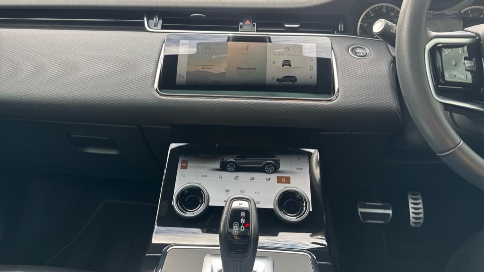 Land Rover Range Rover Evoque 1.5 P300e Evoque Edition 5dr Auto Hatchback - Image 14