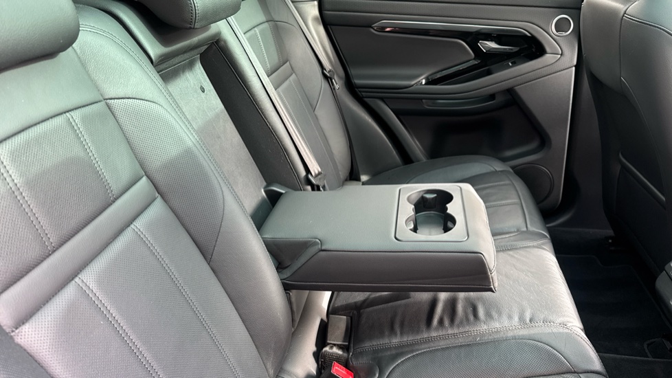 Land Rover Range Rover Evoque 1.5 P300e Evoque Edition 5dr Auto Hatchback - Image 41