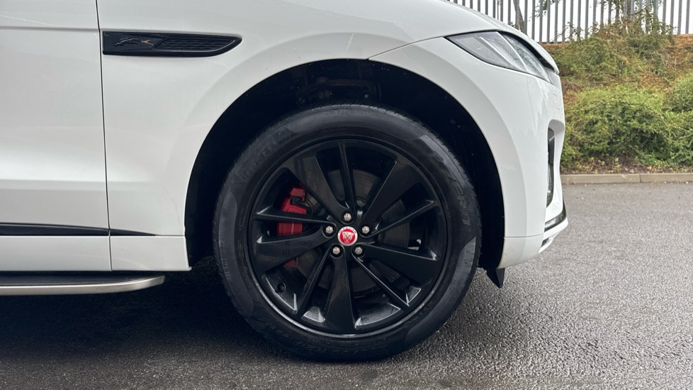 Jaguar F-Pace 2.0 P400e R-Dynamic Black 5dr Auto AWD Estate - Image 8