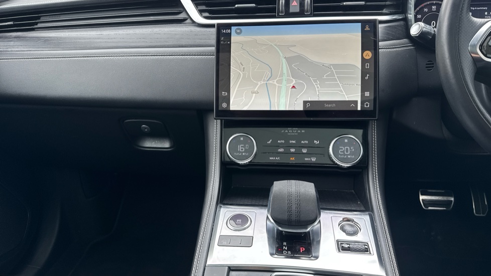 Jaguar F-Pace 2.0 P400e R-Dynamic Black 5dr Auto AWD Estate - Image 14