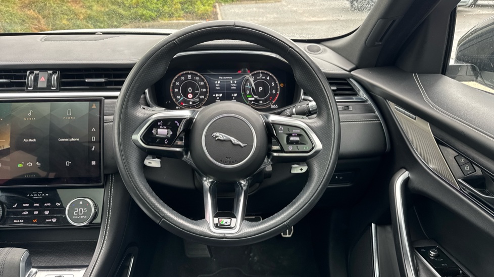 Jaguar F-Pace 2.0 P400e R-Dynamic Black 5dr Auto AWD Estate - Image 15