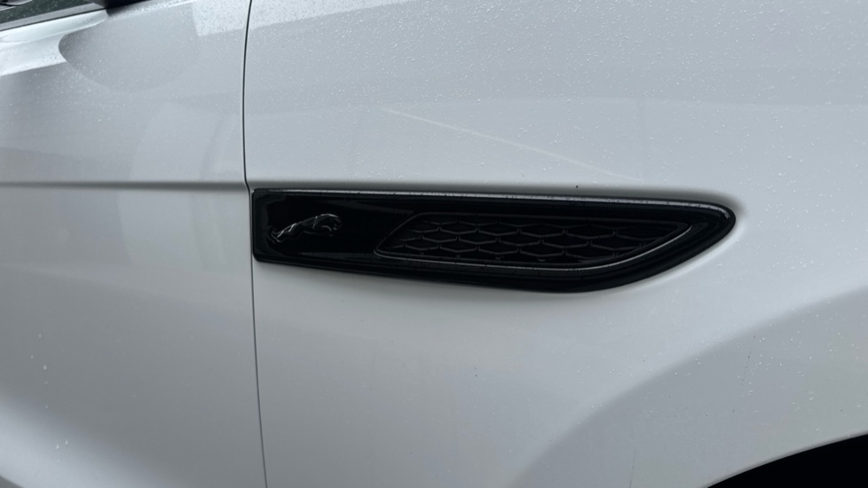 Jaguar F-Pace 2.0 P400e R-Dynamic Black 5dr Auto AWD Estate - Image 20