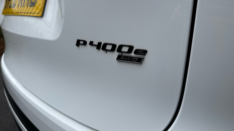 Jaguar F-Pace 2.0 P400e R-Dynamic Black 5dr Auto AWD Estate - Image 24