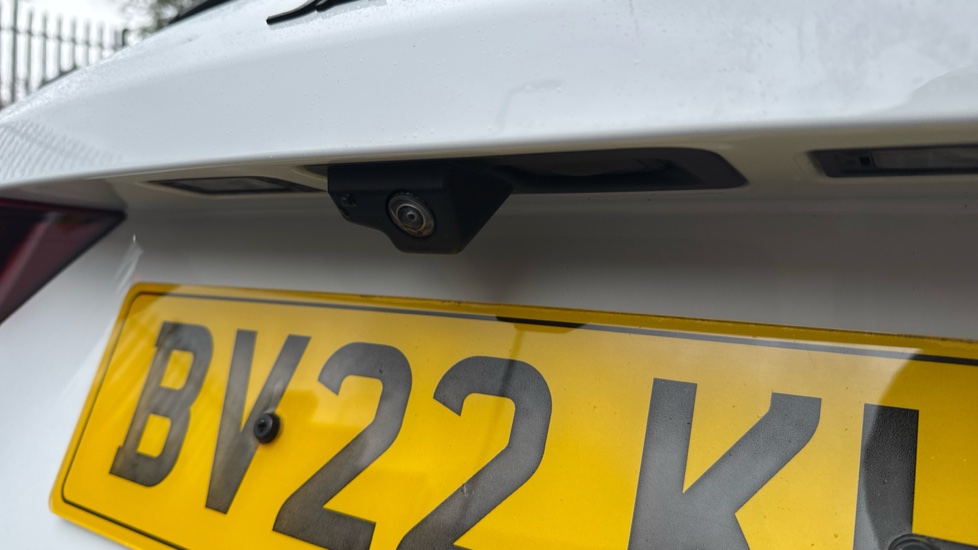Jaguar F-Pace 2.0 P400e R-Dynamic Black 5dr Auto AWD Estate - Image 26