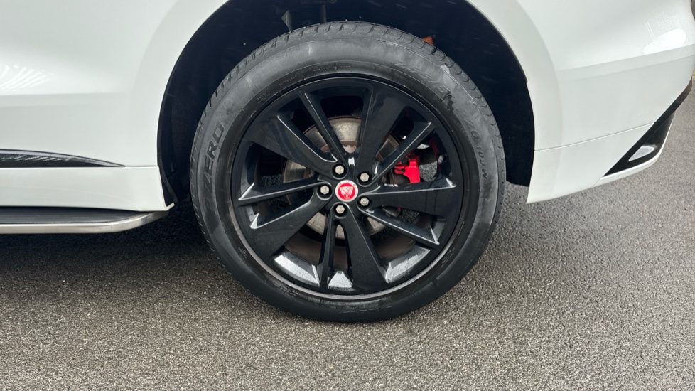 Jaguar F-Pace 2.0 P400e R-Dynamic Black 5dr Auto AWD Estate - Image 30