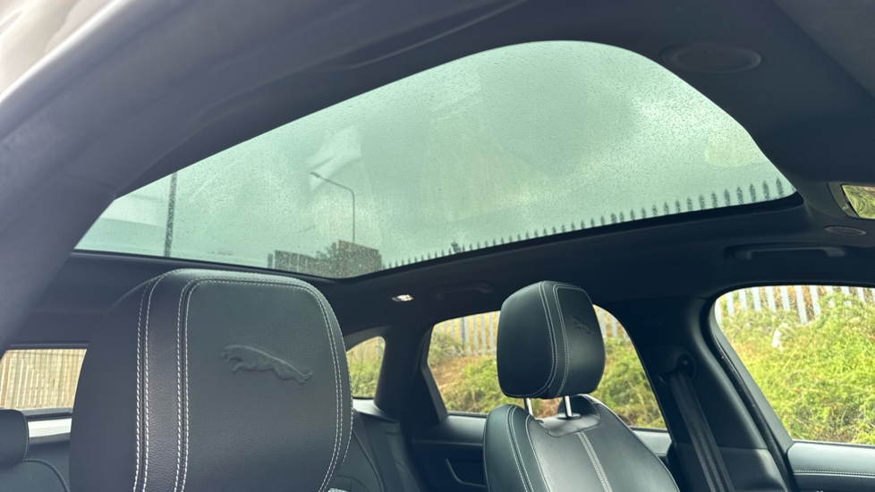 Jaguar F-Pace 2.0 P400e R-Dynamic Black 5dr Auto AWD Estate - Image 43