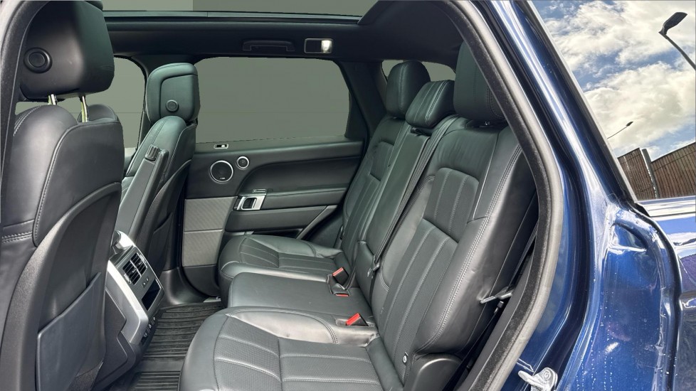 Land Rover Range Rover Sport 2.0 P400e HSE Dynamic 5dr Auto Estate - Image 4