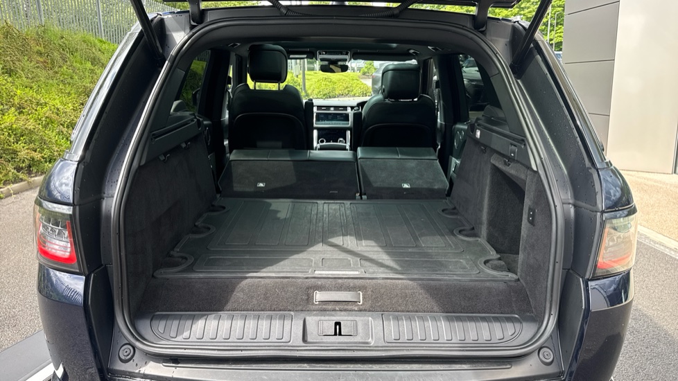 Land Rover Range Rover Sport 2.0 P400e HSE Dynamic 5dr Auto Estate - Image 10