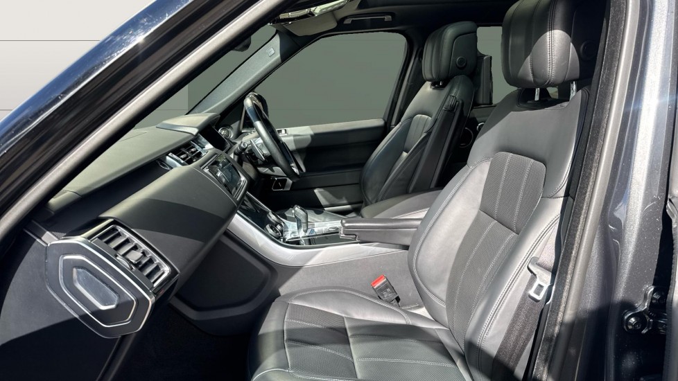 Land Rover Range Rover Sport 3.0 SDV6 HSE Dynamic 5dr Auto [7 Seat] Diesel Estate - Image 3