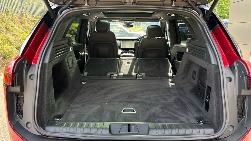 Land Rover Range Rover Sport 3.0 D300 Dynamic SE 5dr Auto Diesel Estate - Image 10