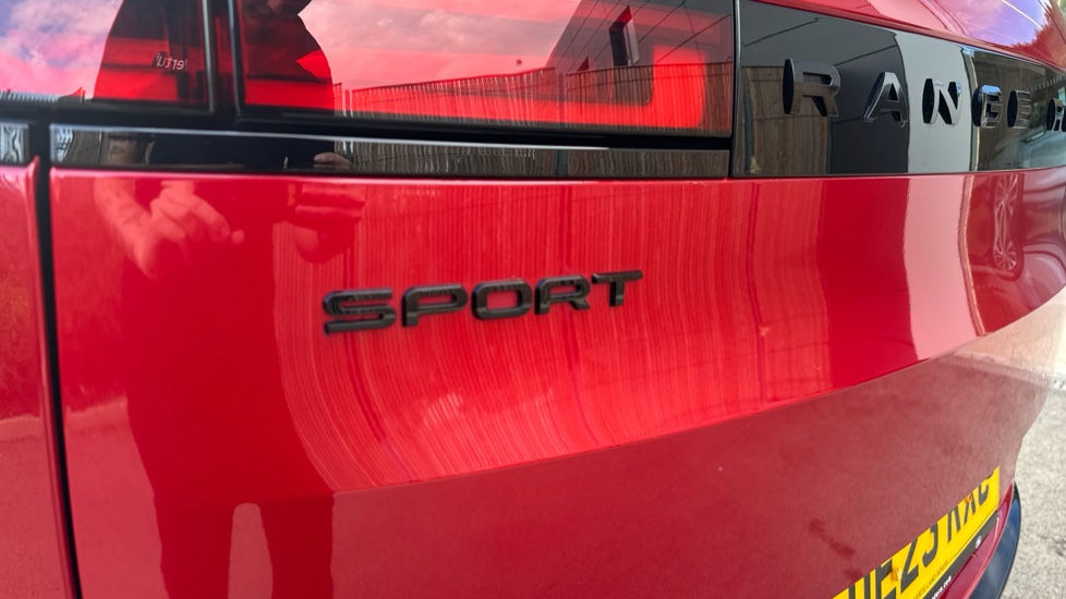 Land Rover Range Rover Sport 3.0 D300 Dynamic SE 5dr Auto Diesel Estate - Image 28