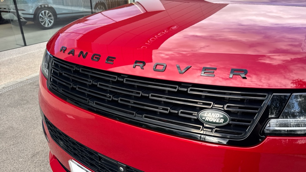 Land Rover Range Rover Sport 3.0 D300 Dynamic SE 5dr Auto Diesel Estate - Image 36