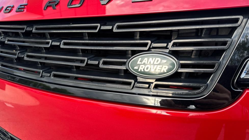 Land Rover Range Rover Sport 3.0 D300 Dynamic SE 5dr Auto Diesel Estate - Image 37