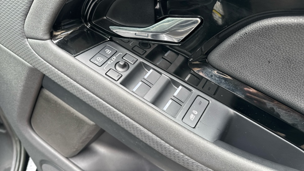 Land Rover Range Rover Evoque 2.0 D200 Evoque Edition 5dr Auto Diesel Hatchback - Image 43