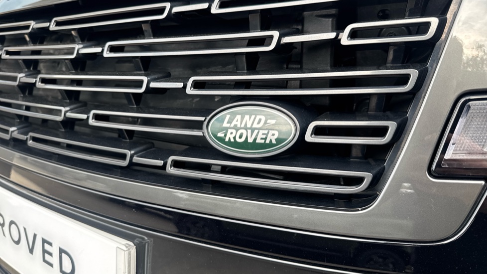 Land Rover Range Rover 3.0 D350 HSE LWB 4dr Auto [7 Seat] Diesel Estate - Image 35