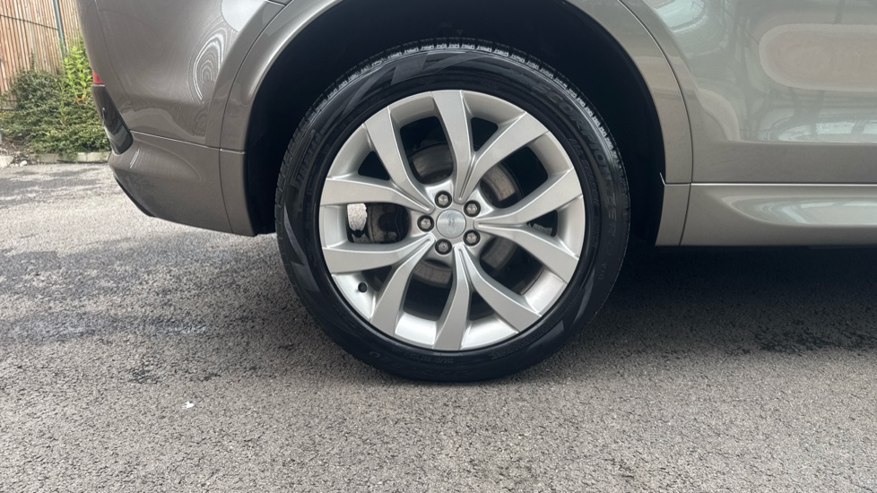 Land Rover Discovery Sport 1.5 P300e Urban Edition 5dr Auto [5 Seat] Station Wagon - Image 23