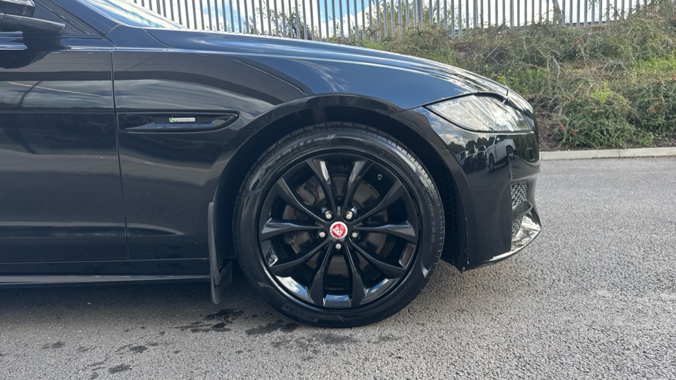 Jaguar XF 2.0d [180] R-Sport 4dr Auto Diesel Saloon - Image 8