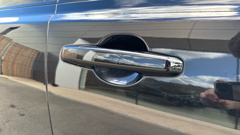 Jaguar XF 2.0d [180] R-Sport 4dr Auto Diesel Saloon - Image 21