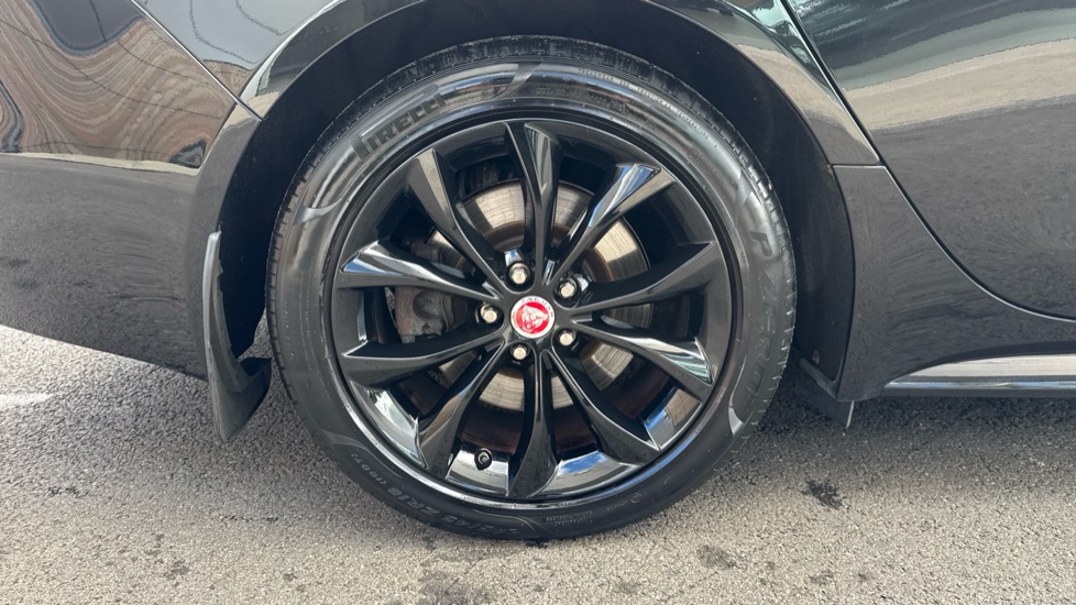 Jaguar XF 2.0d [180] R-Sport 4dr Auto Diesel Saloon - Image 22