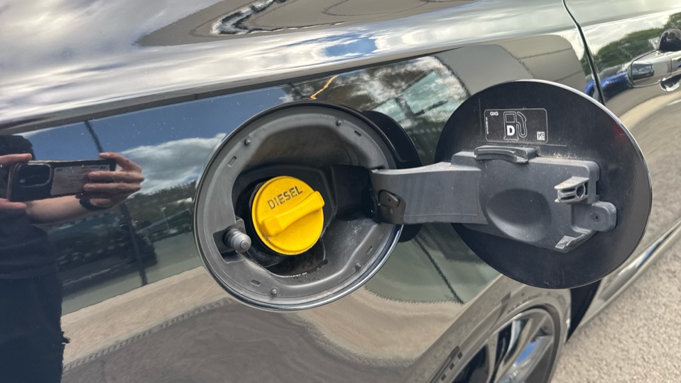 Jaguar XF 2.0d [180] R-Sport 4dr Auto Diesel Saloon - Image 23