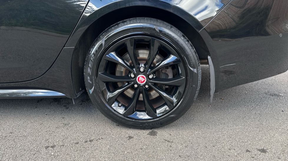 Jaguar XF 2.0d [180] R-Sport 4dr Auto Diesel Saloon - Image 28