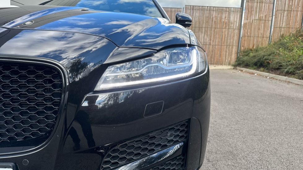 Jaguar XF 2.0d [180] R-Sport 4dr Auto Diesel Saloon - Image 34