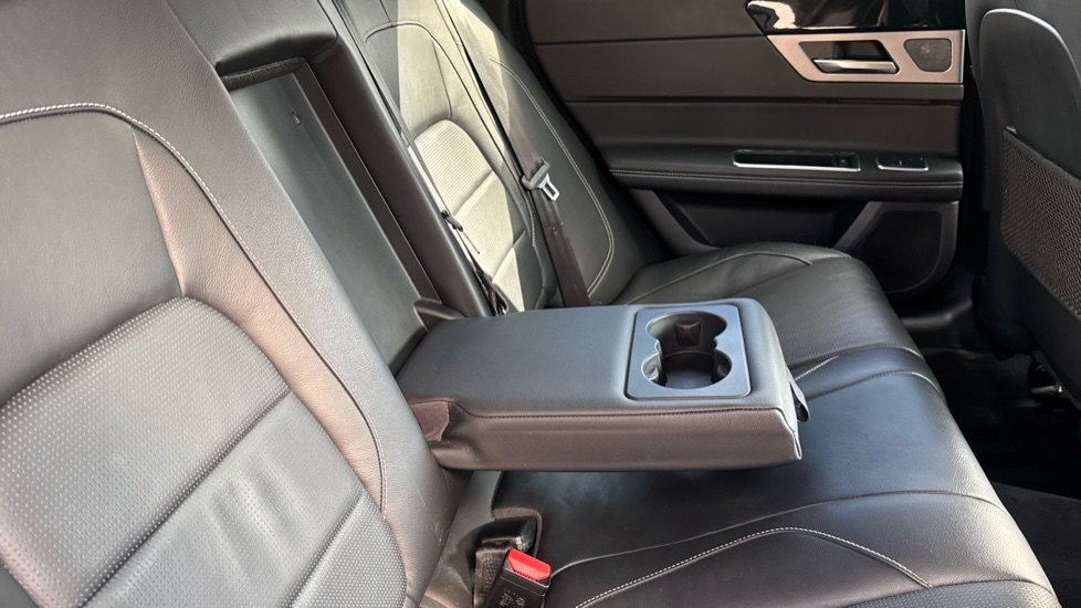 Jaguar XF 2.0d [180] R-Sport 4dr Auto Diesel Saloon - Image 37