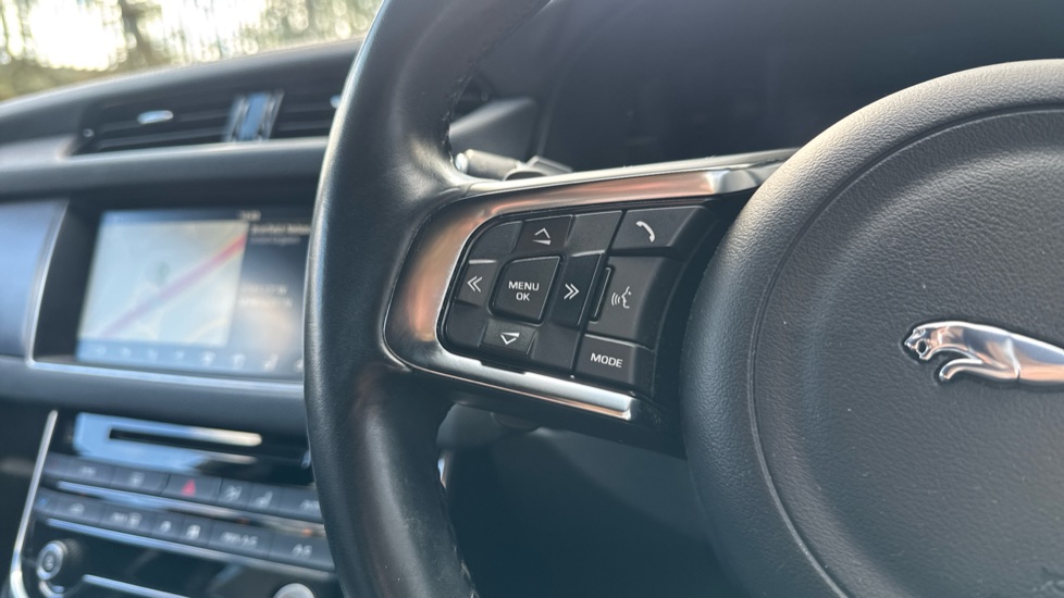 Jaguar XF 2.0d [180] R-Sport 4dr Auto Diesel Saloon - Image 41