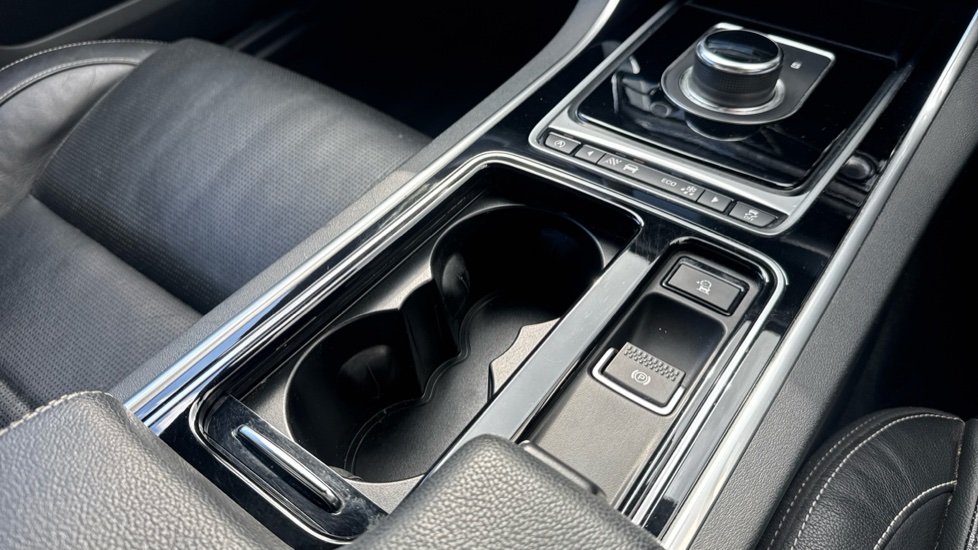 Jaguar XF 2.0d [180] R-Sport 4dr Auto Diesel Saloon - Image 46