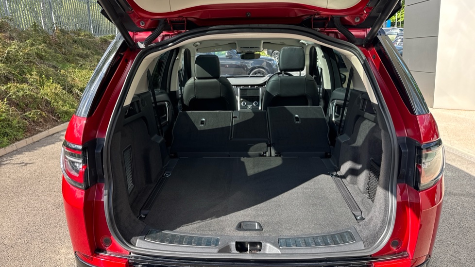 Land Rover Discovery Sport 1.5 P300e R-Dynamic HSE 5dr Auto [5 Seat] Station Wagon - Image 10
