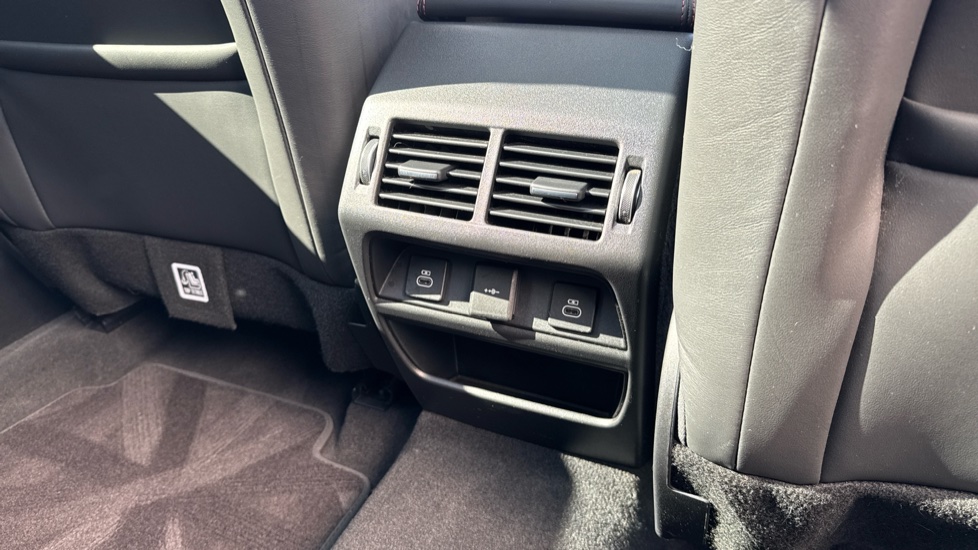 Land Rover Discovery Sport 1.5 P300e R-Dynamic HSE 5dr Auto [5 Seat] Station Wagon - Image 18