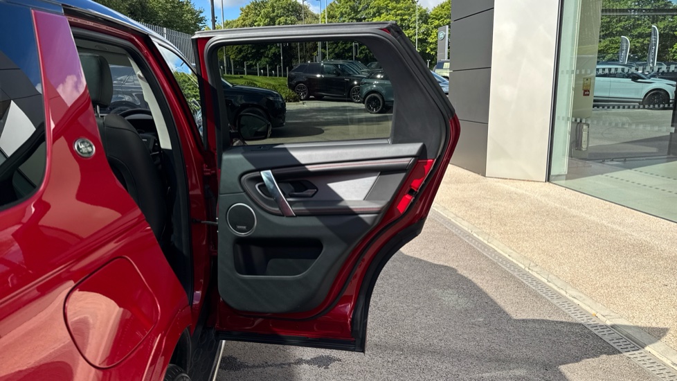 Land Rover Discovery Sport 1.5 P300e R-Dynamic HSE 5dr Auto [5 Seat] Station Wagon - Image 43