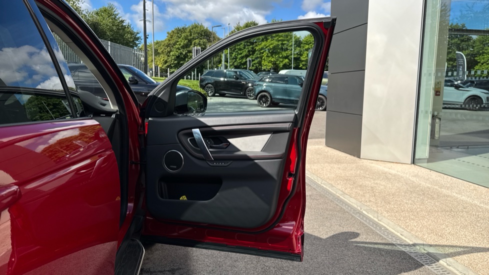 Land Rover Discovery Sport 1.5 P300e R-Dynamic HSE 5dr Auto [5 Seat] Station Wagon - Image 46
