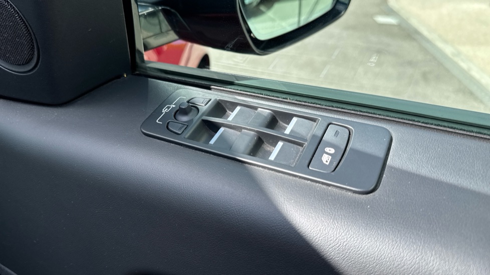 Land Rover Discovery Sport 1.5 P300e R-Dynamic HSE 5dr Auto [5 Seat] Station Wagon - Image 47