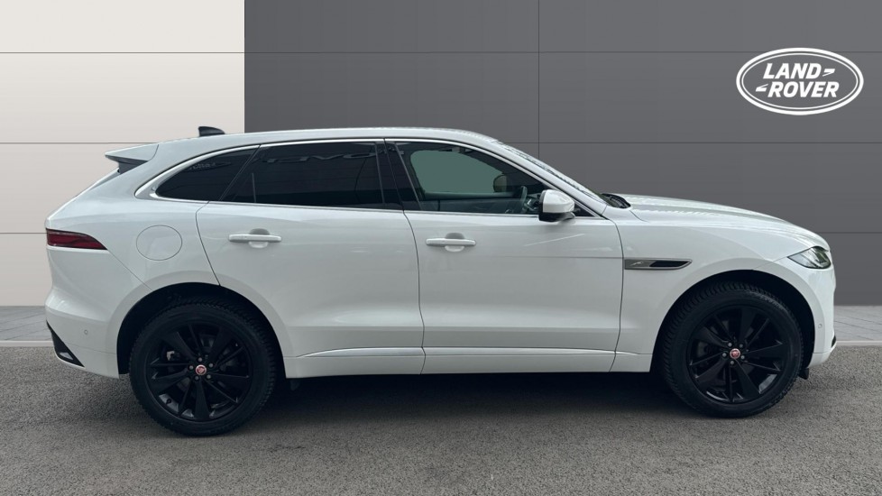 Jaguar F-Pace 2.0 D200 R-Dynamic SE 5dr Auto AWD Diesel Estate - Image 5