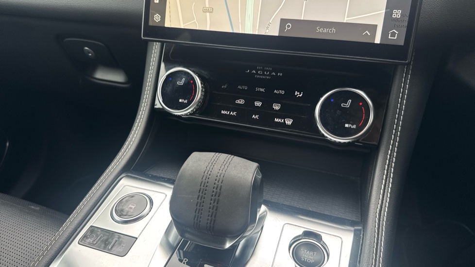 Jaguar F-Pace 2.0 D200 R-Dynamic SE 5dr Auto AWD Diesel Estate - Image 46